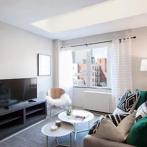 Walker's Paradise In The Heart Of Apartment
