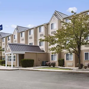 Microtel By Wyndham East Hotel